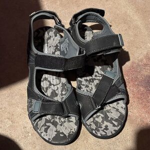 Sonoma Kids Black and Gray Sandals
